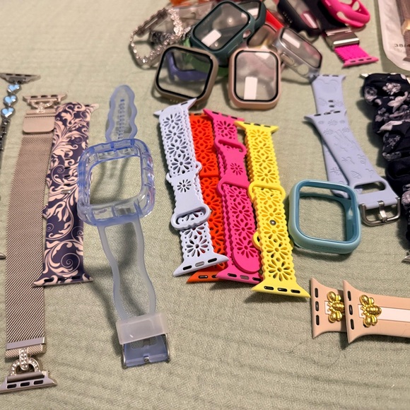 BUNDLE of Assorted Apple Watch Bands & face covers in 38/40/41 - Picture 4 of 5